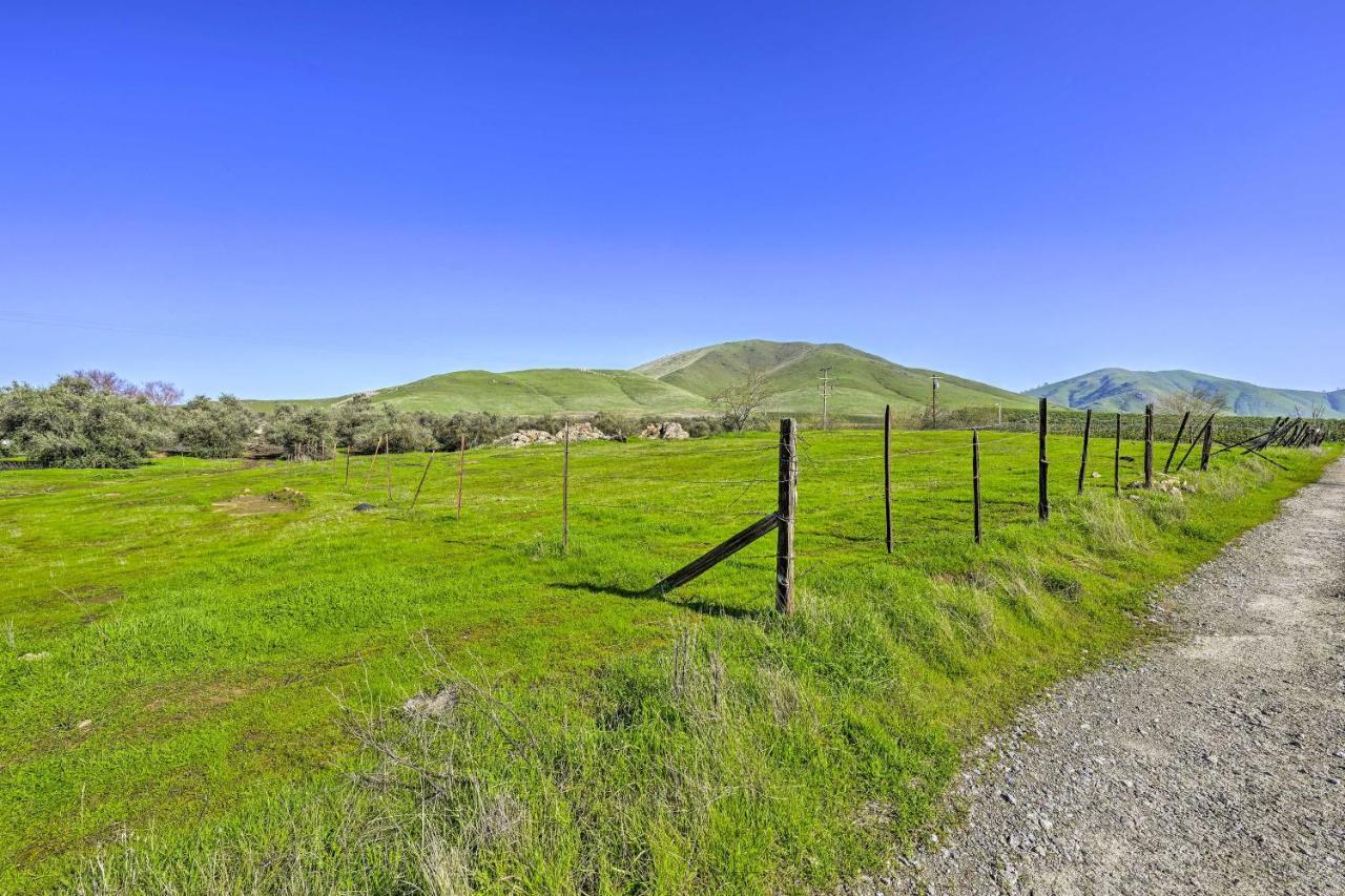 Peaceful Ranch Home With Sierra Nevada Views Woodlake Zewnętrze zdjęcie